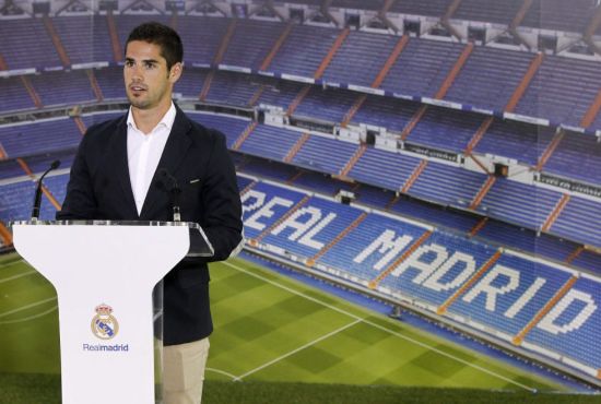 自苏牙以来，斯韦德贝里是首位西甲对皇马连续三场破门的外援（斯韦德贝里成自苏亚雷斯后首位在西甲对阵皇马连续三场破门的外援）