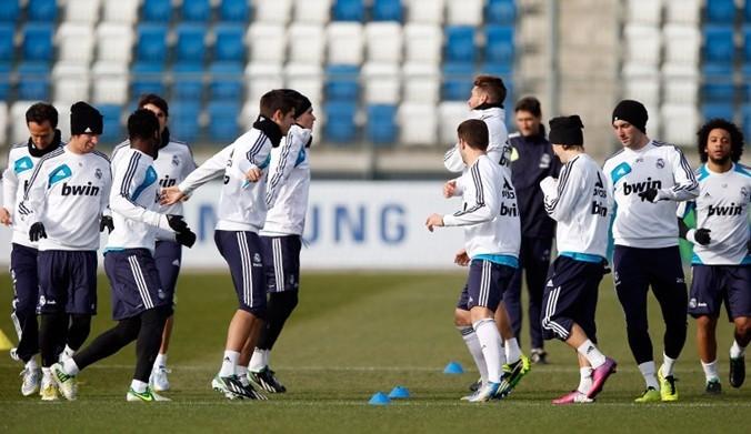 李毅祝福邵佳一：希望大家能多给本土教练一些宽容和时间（李毅为邵佳一送祝福：呼吁外界多给本土教练宽容与时间）