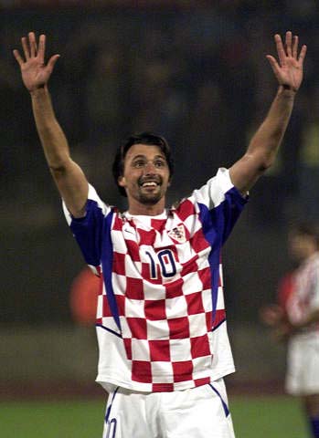 广东男篮防守反击轻取上海（广东男篮依靠防守反击轻松击败上海）