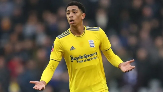 时隔27年重返世界杯正赛，苏格兰多地机场打出广告牌标语庆祝（苏格兰多地机场以广告牌标语庆贺球队时隔27年重返世界杯正赛）