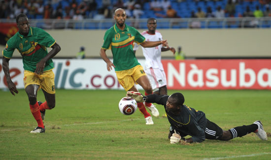 尤文vs卡利亚里：弗拉霍维奇、伊尔迪兹首发，佩林出战（尤文对阵卡利亚里：弗拉霍维奇、伊尔迪兹先发，佩林把守球门）