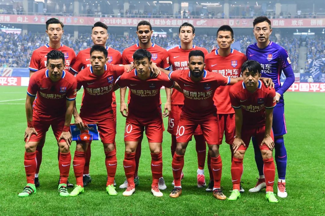 齐沃：要振作和学习，足球和生活总会有转机；伤员周日难复出（齐沃：振作并学习，足球与人生终会迎来转机；伤员周日恐难出战）