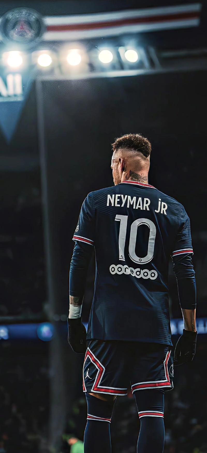 佳夫：上场机会不多让我决定离开米兰；希望米兰能拿联赛冠军（佳夫：出场时间有限让我选择离开米兰，仍希望球队夺得联赛冠军）