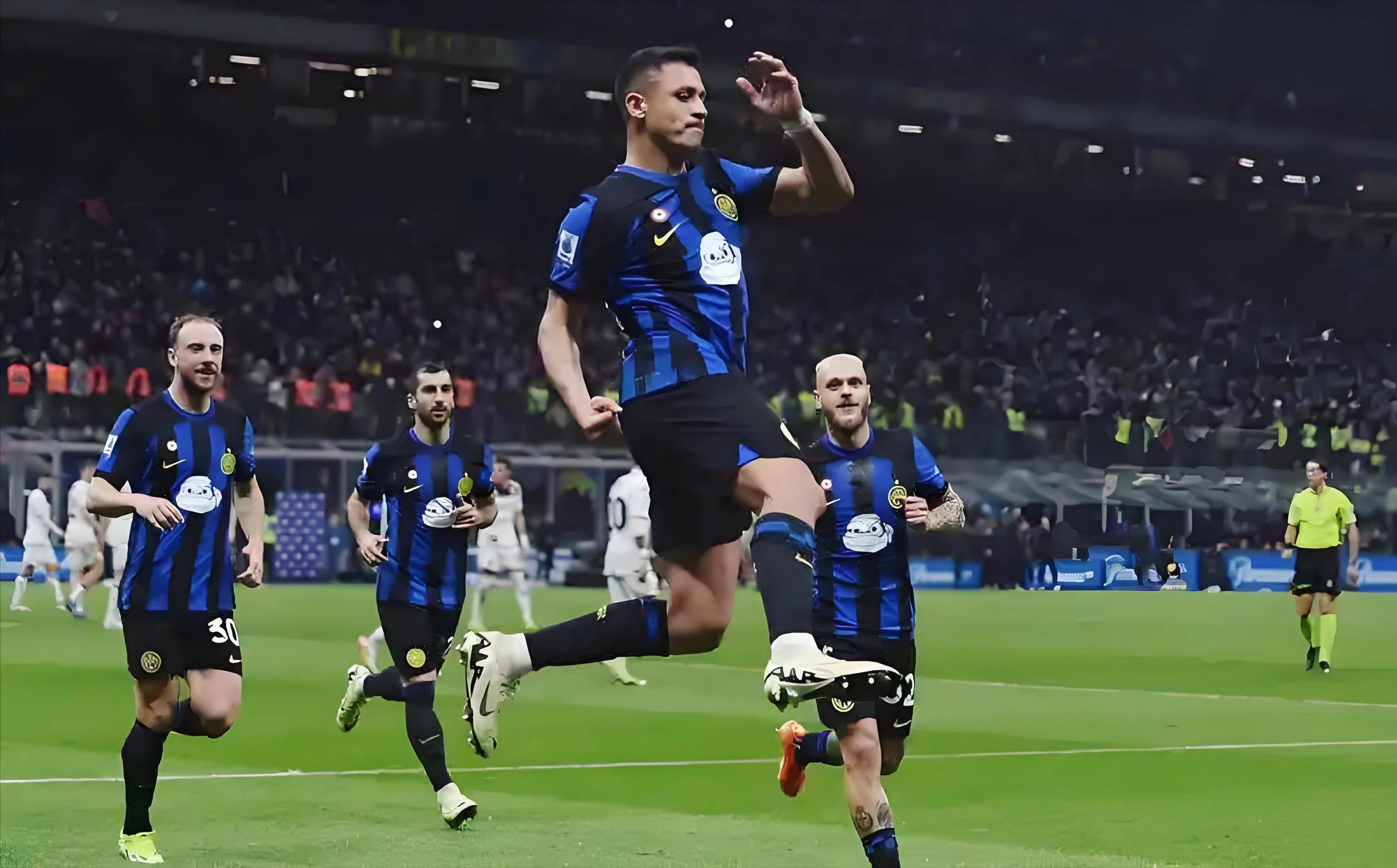 苏牙谈最喜欢的五球：踢诺维奇凌空斩，对马略卡脚后跟得分（苏亚雷斯回顾生涯五大进球：对诺维奇凌空抽射，对马略卡脚后跟破门）