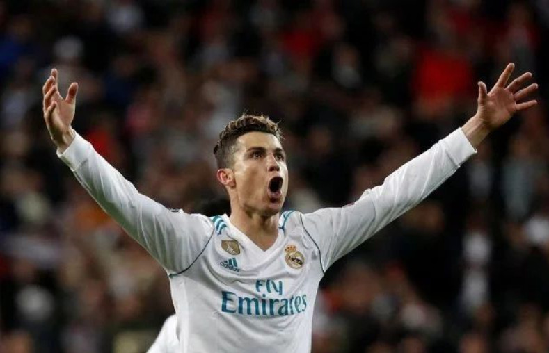 弗兰克：哈维·西蒙斯已处于最佳状态，热刺正逐渐步入正轨（弗兰克称哈维·西蒙斯已达巅峰状态，热刺正渐入佳境）