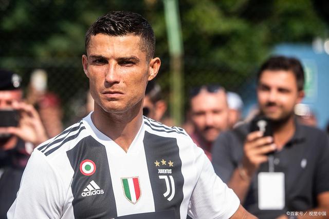 持续发力！萨林杰送长传 胡明轩助张昊上篮将分差拉开到20分以上（火力不减！萨林杰长传发动，胡明轩助张昊上篮，领先突破20分）