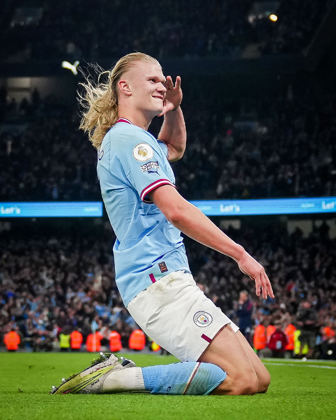 天空：维萨未随布伦特福德前往客场参加比赛，他仍渴望离队（天空：维萨缺席布伦特福德客场之旅，仍有离队意愿）